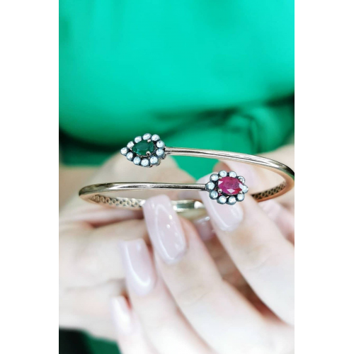 8 Ayar Zümrüt Ve Yakuttan Oluşan Elmas Bilezik