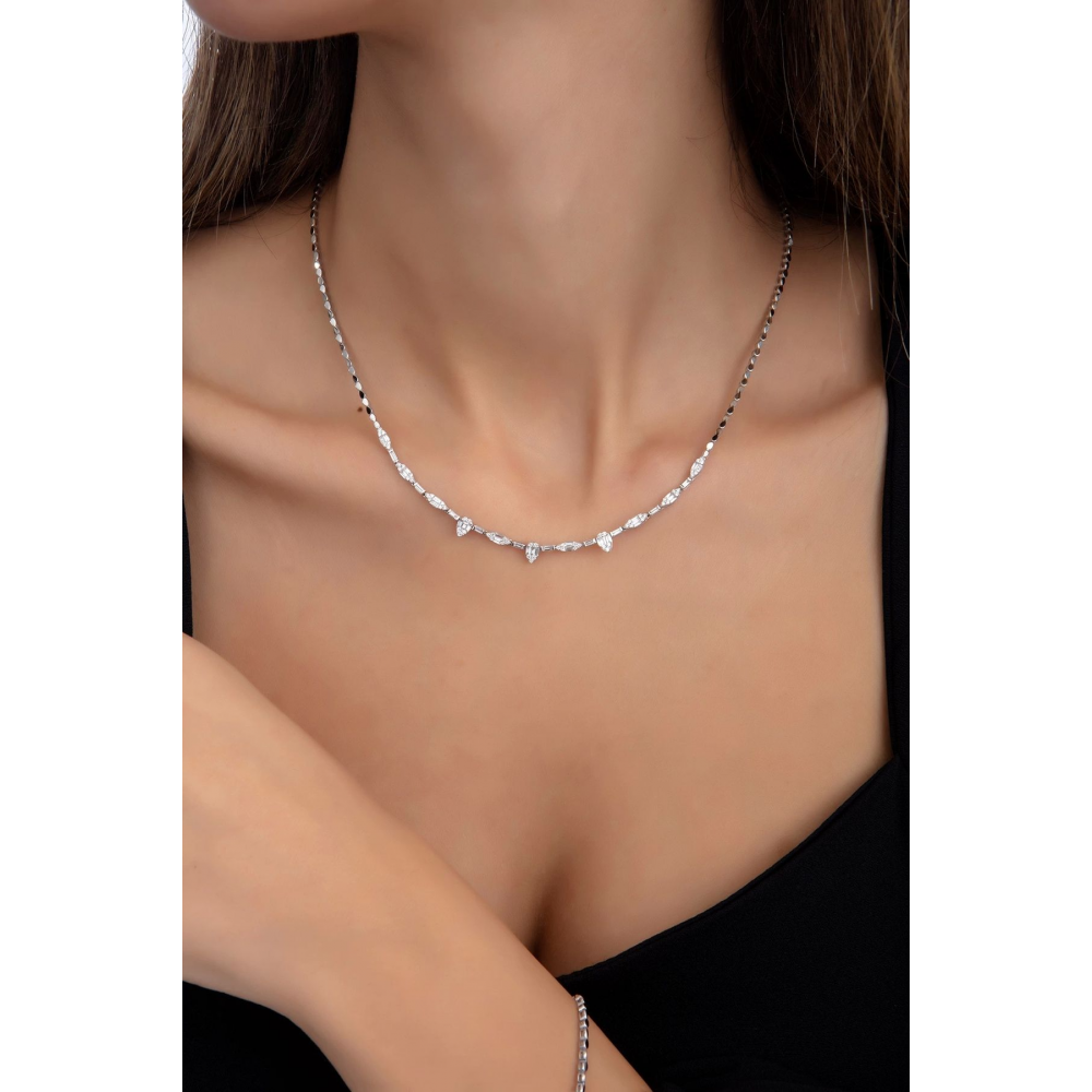 0.96 Ct G Si 7.45 gr 14 K JWD Pırlanta Baget Gerdanlık