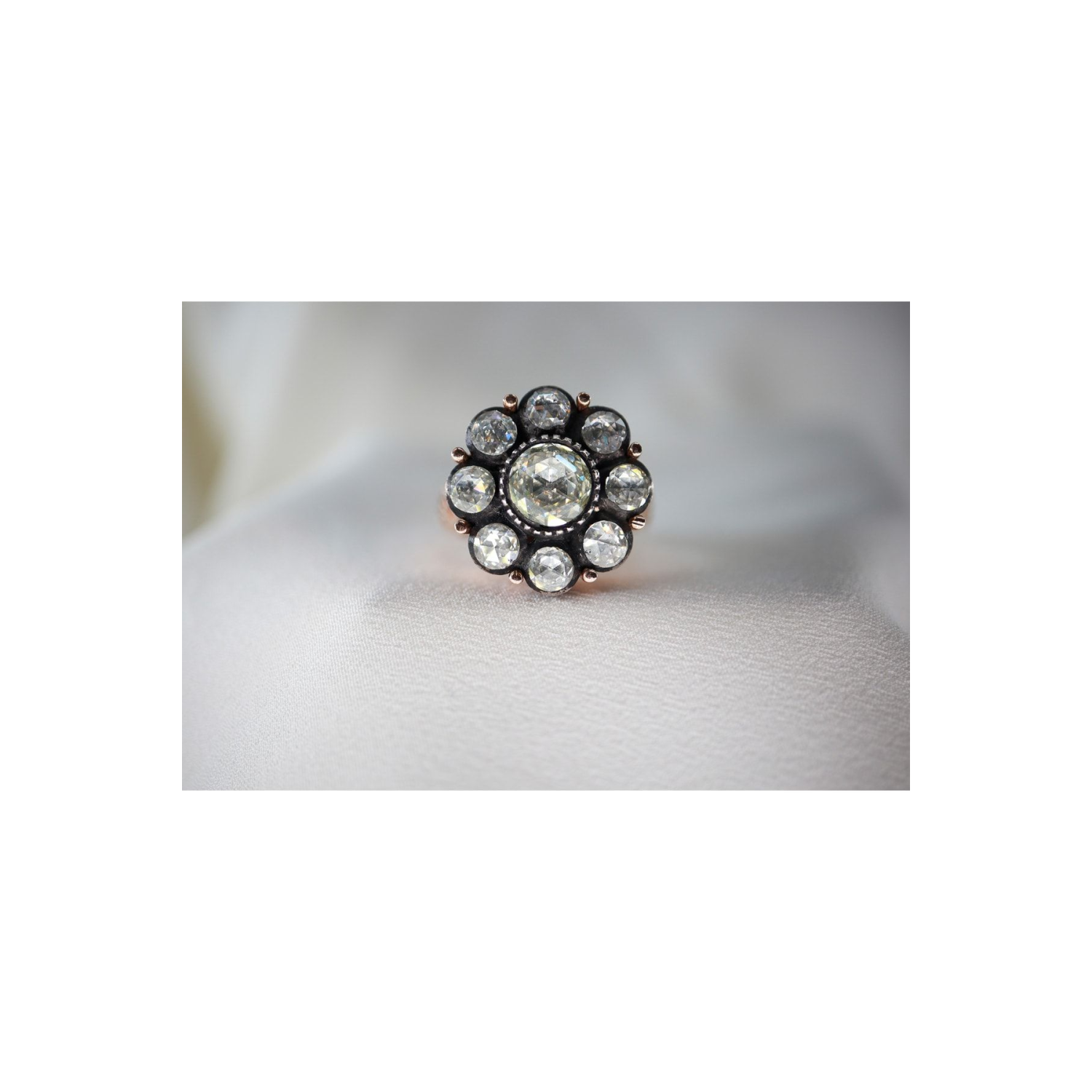 Gül Model Elmas Yüzük