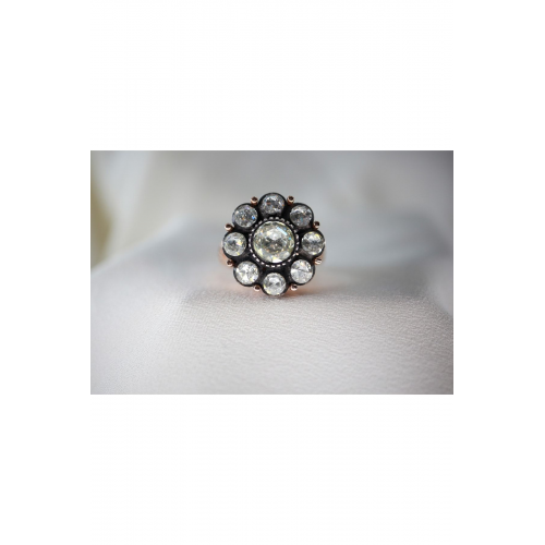 Gül Model Elmas Yüzük