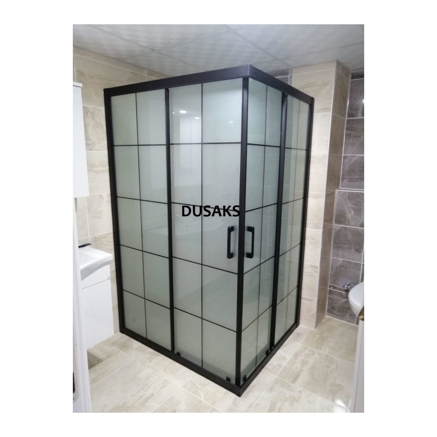 Duşakabin Siyah Çizgili Kumlamalı 5 Mm Temperli Cam Yükseklik H190