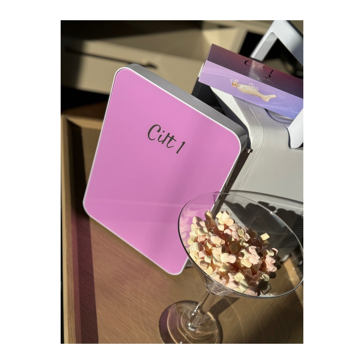 Buzdolabı Güzellik Dolabı Seri 2.0 Bubble Gum Pink Şeker Pembe