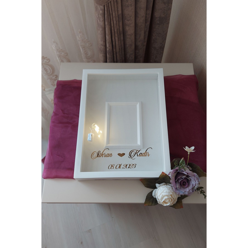30x40 Cm Ledli ve İsimli Fotoğraf Bölümlü Tasarım Gül Kutusu Anı Çerçevesi! Ayna Çerçeve!