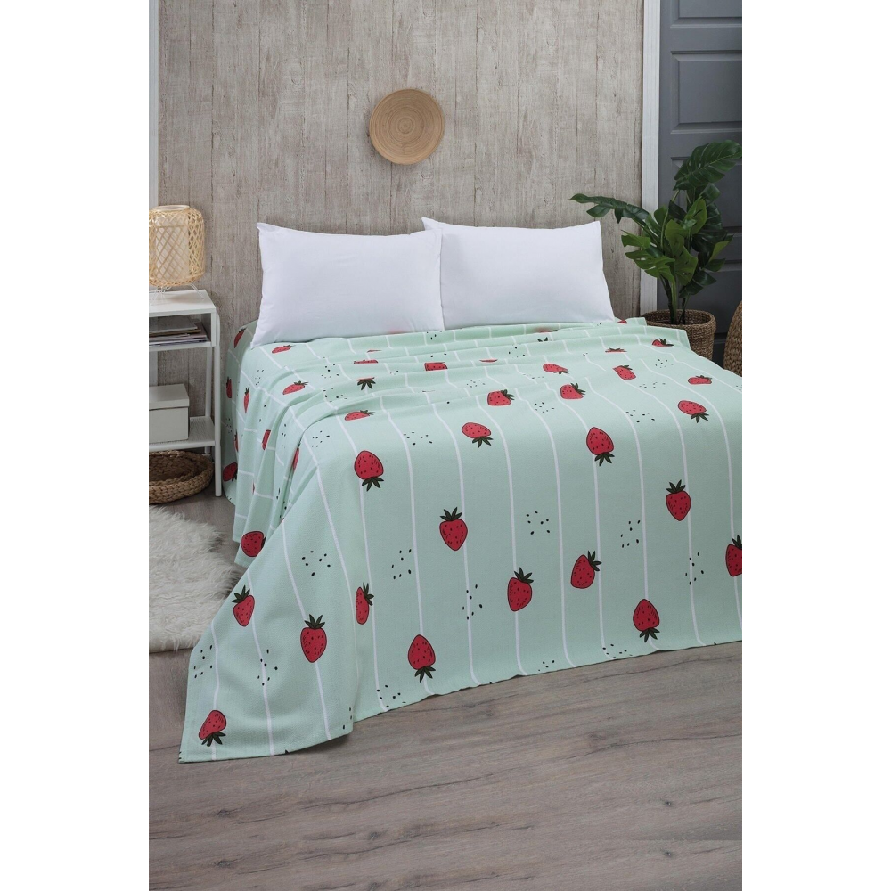 Çilek Desenli Tek Kişilik Pike Yatak Örtüsü 170 X 230