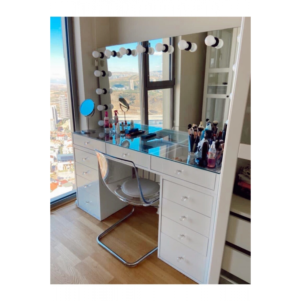 Makyaj Masası Ve Tam Boy Işıklı Ayna