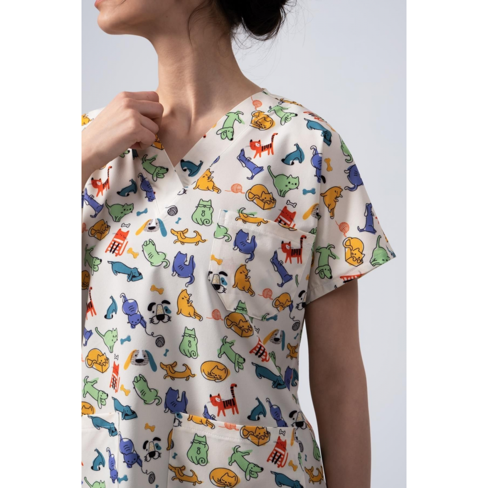 Pios Kadın Renkli Kedi Köpek Desenli Likralı Üniforma-Scrubs-Tek Üst