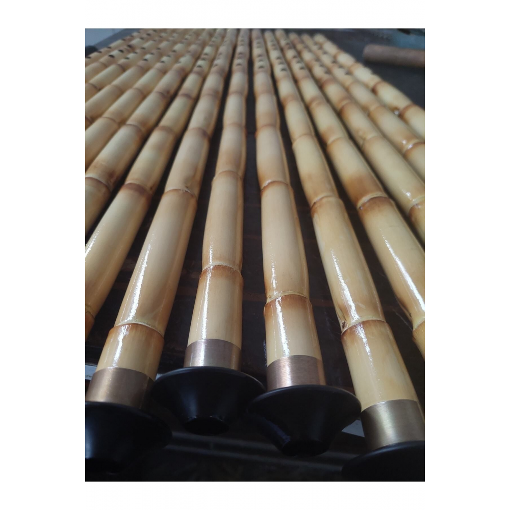 Kamış Kız Si Ney , Deri Kılıf , Özel Kokulu Bakım Yağı Ile Yağlanmıştır. Özel El Emeği Üretim Neydir