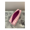 Pembe Beyaz Iri Kareli Kalemlik Boy Makyaj Çantası Ölçüleri 21-7-6cm Dir