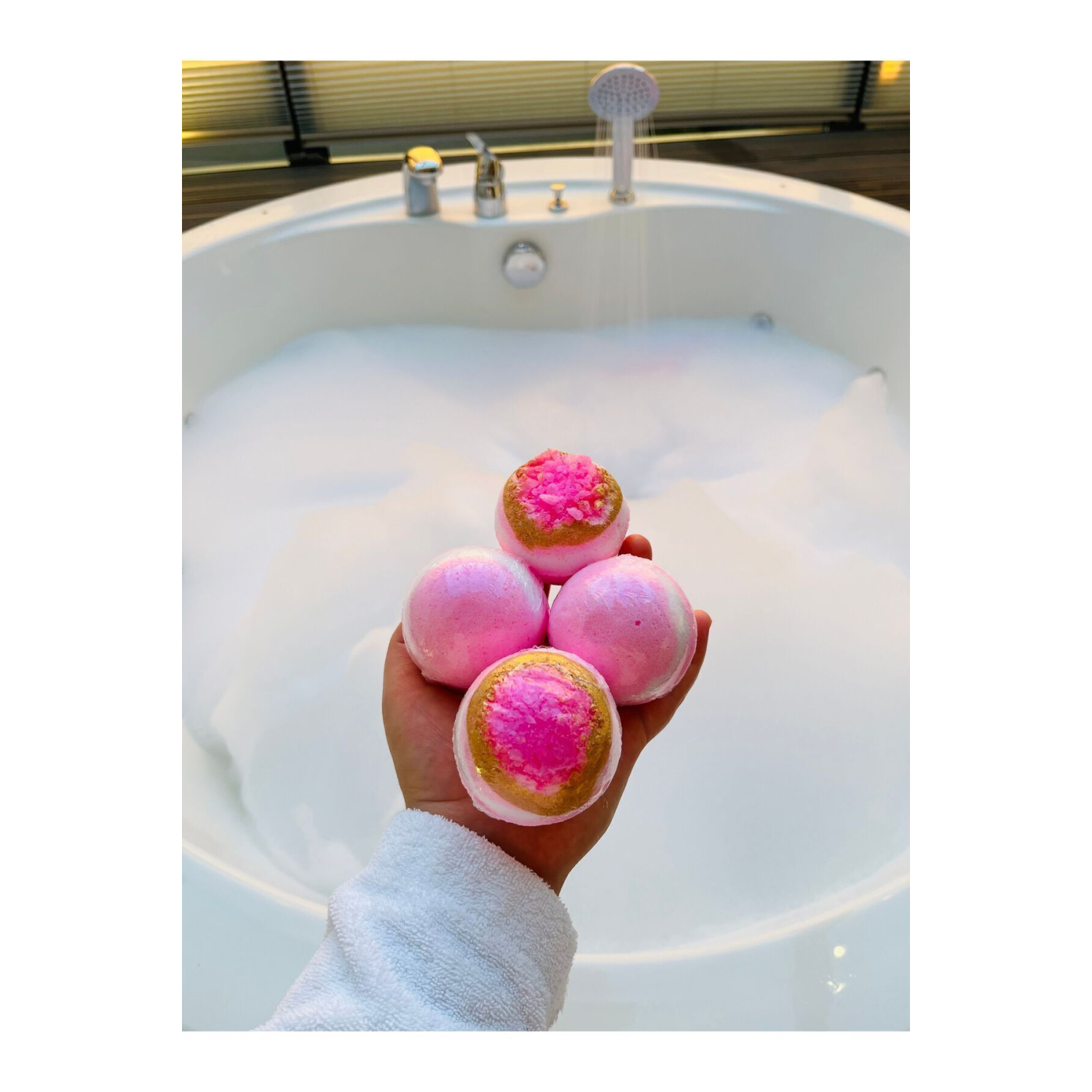 Kiraz Çiçeği Kokulu Banyo Topu 4 Adet Küvet Ve Jakuzi Köpüğü Topları