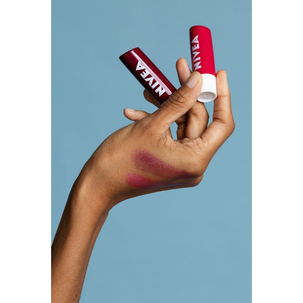 Dudak Bakım Kremi Ve Parlatıcı Böğürtlen 4,8gr,nemlendirici,doğal Yağlar Ile Bordo Işıltı