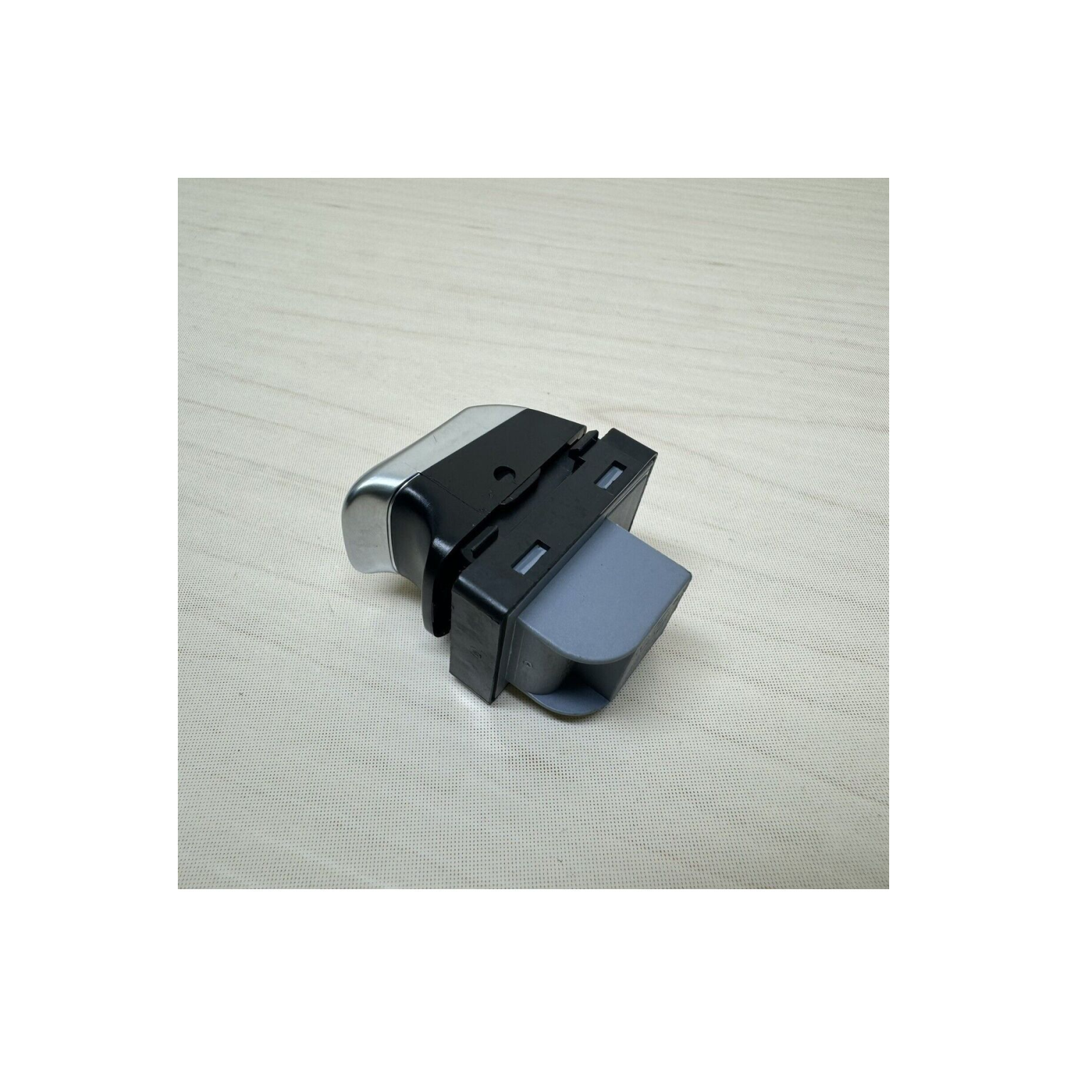 Audi Q3 2012-2018 Uyumlu Yolcu Kapısı Cam Düğmesi Butonu Krom